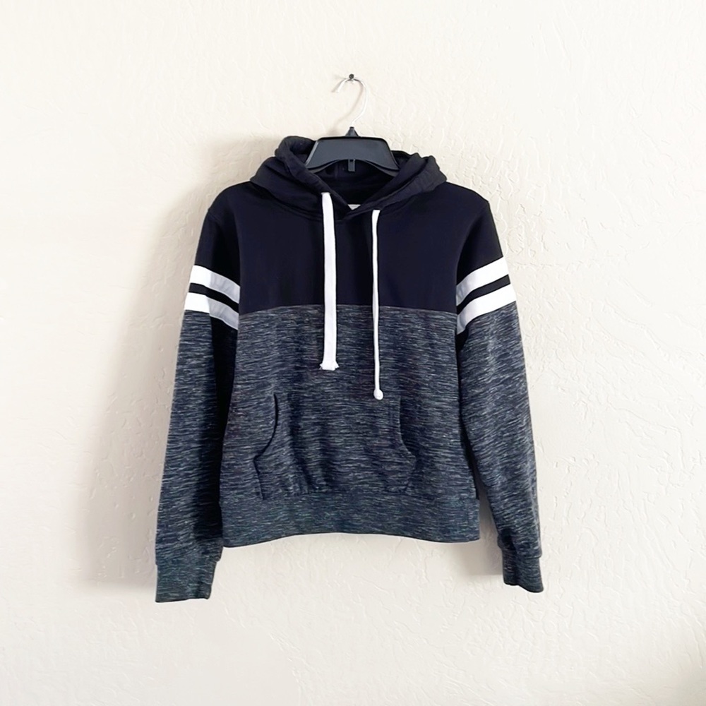 🌿Final Sale
Reflex Pullover Hooded Sweatshirt